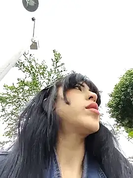 chaymae nah  online show from 04/18/26, 07:07