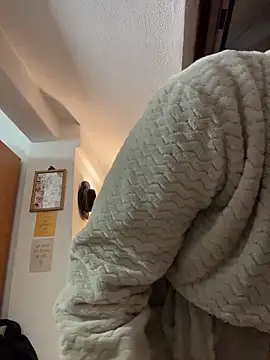 Snapshot of rafamarianoofc chatting on 12/17/25, 10:05 rafamarianoofc online show from 12/17/25, 10:05