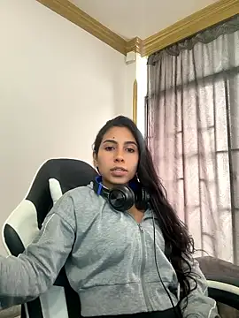 bella-black online show from 01/13/26, 03:06