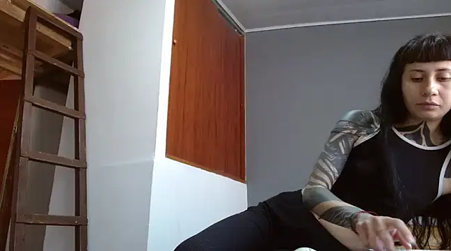 Emilia 1995 online show from 03/10/25, 12:37