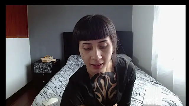 Emilia 1995 online show from 04/10/26, 12:43