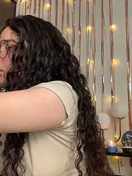 Snapshot of Antoniart_ chatting on 12/23/24, 04:12 Antoniart online show from 12/23/24, 04:12