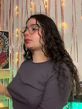 Snapshot of Antoniart_ chatting on 01/03/25, 02:43 Antoniart online show from 01/03/25, 02:43