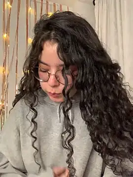 Snapshot of Antoniart_ chatting on 01/04/25, 09:21 Antoniart online show from 01/04/25, 09:21