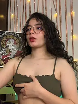 Snapshot of Antoniart_ chatting on 01/08/25, 02:03 Antoniart online show from 01/08/25, 02:03