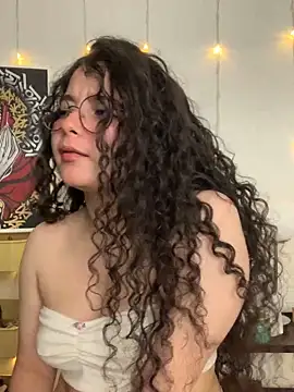 Snapshot of Antoniart_ chatting on 02/13/25, 01:29 Antoniart online show from 02/13/25, 01:29