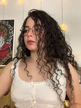 Snapshot of Antoniart_ chatting on 02/14/25, 12:41 Antoniart online show from 02/14/25, 12:41