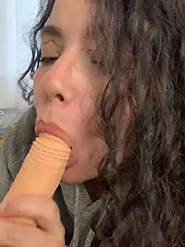 Snapshot of Antoniart_ chatting on 02/16/25, 11:27 Antoniart online show from 02/16/25, 11:27