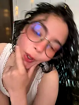 Snapshot of Antoniart_ chatting on 09/24/25, 02:04 Antoniart online show from 09/24/25, 02:04