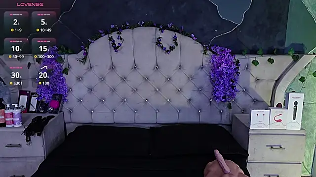 Snapshot of AmberGreyy_ chatting on 06/15/26, 06:54 AmberGreyy online show from 06/15/26, 06:54
