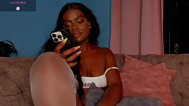 Snapshot of IsabellaBromsS chatting on 05/15/26, 11:01 IsabellaBromsS online show from 05/15/26, 11:01
