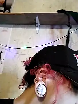 Snapshot of shinigami6669 chatting on 11/27/25, 12:40 shinigami6669 online show from 11/27/25, 12:40