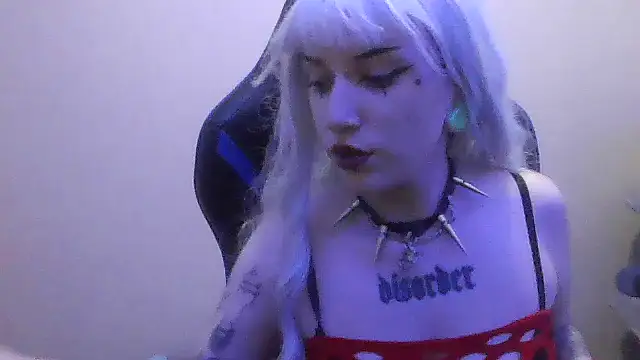 Snapshot of shinigami6669 chatting on 12/17/25, 03:45 shinigami6669 online show from 12/17/25, 03:45