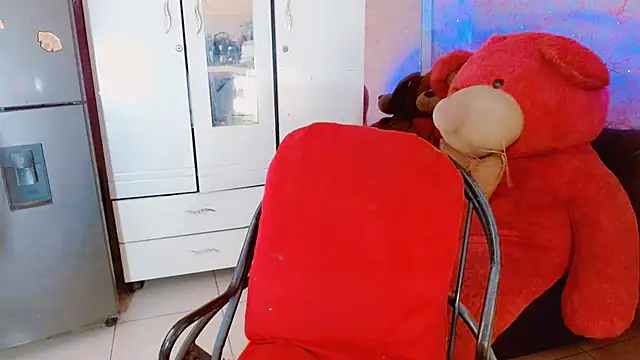 Snapshot of AngelicaDark chatting on 10/06/25, 08:06 AngelicaDark online show from 10/06/25, 08:06