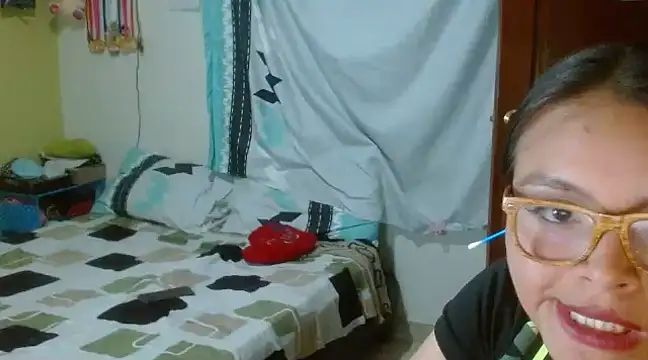 Snapshot of clayre_and_jill chatting on 12/13/24, 03:38 clayre and jill online show from 12/13/24, 03:38