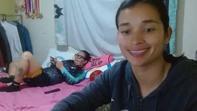 Snapshot of clayre_and_jill chatting on 09/16/25, 03:18 clayre and jill online show from 09/16/25, 03:18