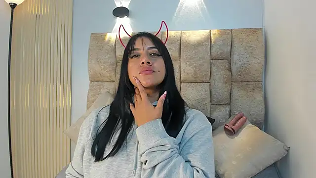 amatista  smith online show from 10/23/25, 01:05