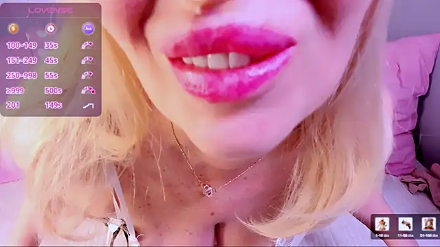 Scarlett Mai online show from 05/17/26, 12:45