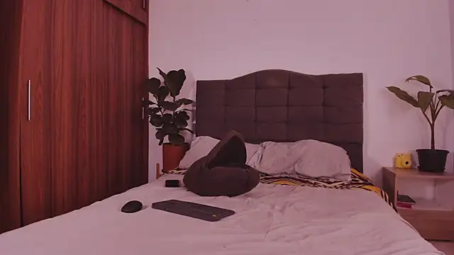 2gays 1Str8 online show from 03/06/26, 01:13