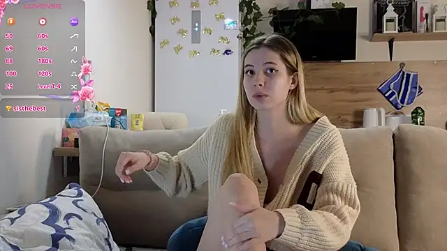 Snapshot of Girl_alone_home chatting on 03/01/25, 03:05 Girl alone home online show from 03/01/25, 03:05