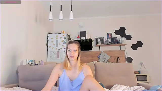 Snapshot of Girl_alone_home chatting on 09/08/25, 02:16 Girl alone home online show from 09/08/25, 02:16