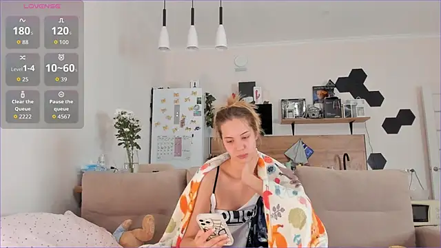 Snapshot of Girl_alone_home chatting on 10/11/25, 02:00 Girl alone home online show from 10/11/25, 02:00