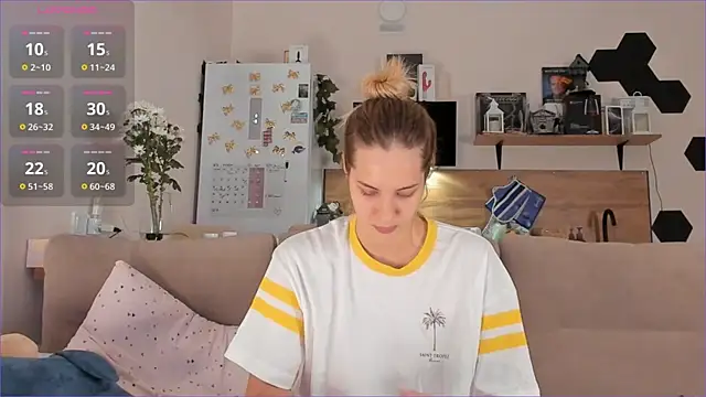 Snapshot of Girl_alone_home chatting on 10/20/25, 02:06 Girl alone home online show from 10/20/25, 02:06