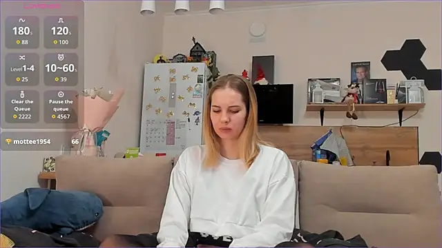 Girl alone home online show from 03/26/26, 03:50