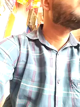 Snapshot of villagb12 chatting on 02/24/25, 07:33 villagb12 online show from 02/24/25, 07:33