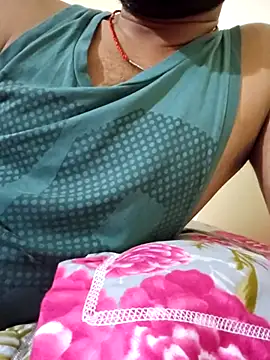 Snapshot of villagb12 chatting on 10/28/25, 08:00 villagb12 online show from 10/28/25, 08:00