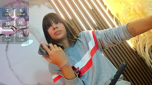 Tiff Valentine online show from 03/17/25, 09:45