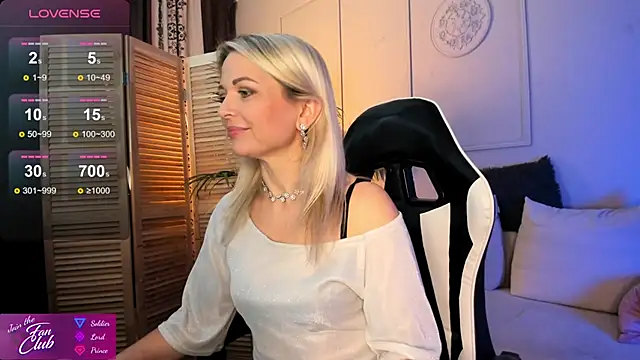 Gloria Lovely online show from 12/12/24, 02:22