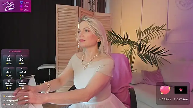 Gloria Lovely online show from 03/11/25, 02:18