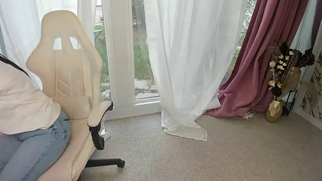 patriciakeys online show from 10/24/25, 06:43