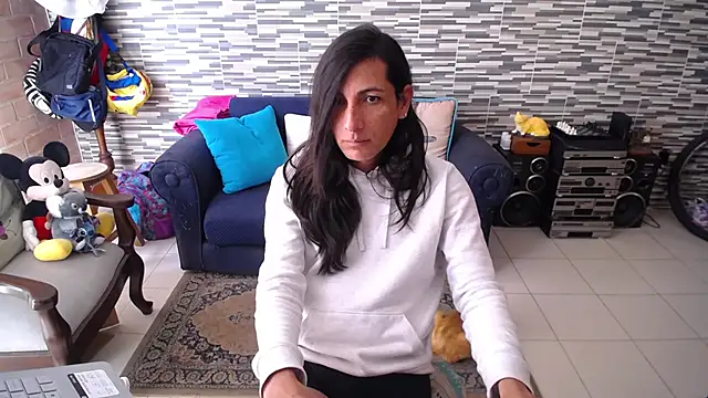 Snapshot of VioletaGomezCo chatting on 04/25/26, 05:54 VioletaGomezCo online show from 04/25/26, 05:54