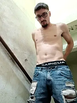 Snapshot of puak6666 chatting on 11/11/25, 08:09 puak6666 online show from 11/11/25, 08:09