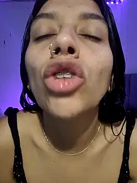 BrittanyDiaz online show from 02/19/25, 06:32