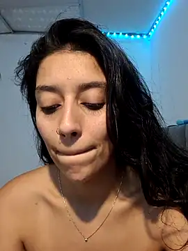 Snapshot of BrittanyDiaz chatting on 02/28/25, 09:44 BrittanyDiaz online show from 02/28/25, 09:44