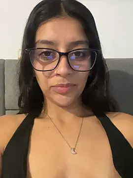 BrittanyDiaz online show from 05/05/26, 07:33