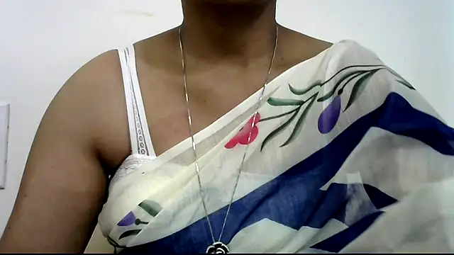 rashmika reddy online show from 09/10/25, 04:23