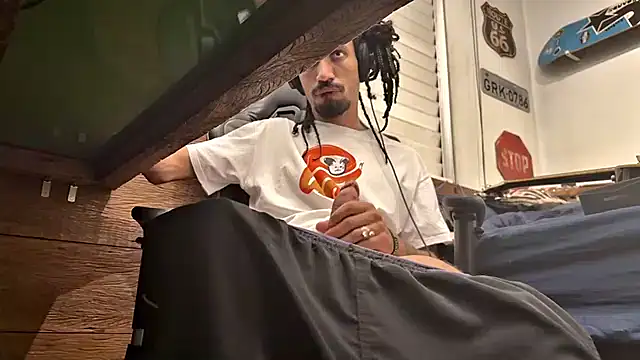 hotcamboy420 online show from 02/05/25, 03:45