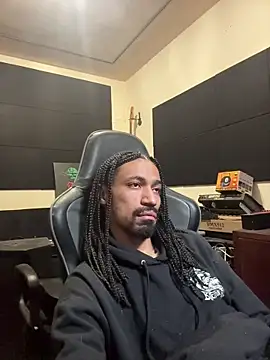 hotcamboy420 online show from 12/19/25, 08:27