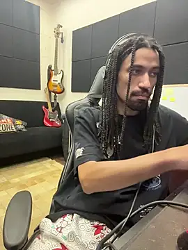 hotcamboy420 online show from 02/08/26, 06:06