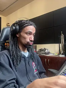 hotcamboy420 online show from 03/03/26, 04:57