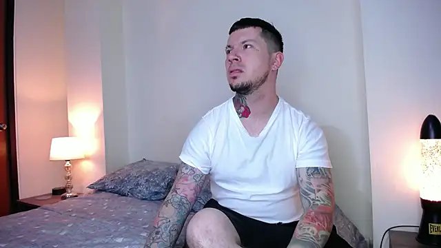 Snapshot of Adam_tatto chatting on 01/22/25, 04:13 Adam tatto online show from 01/22/25, 04:13