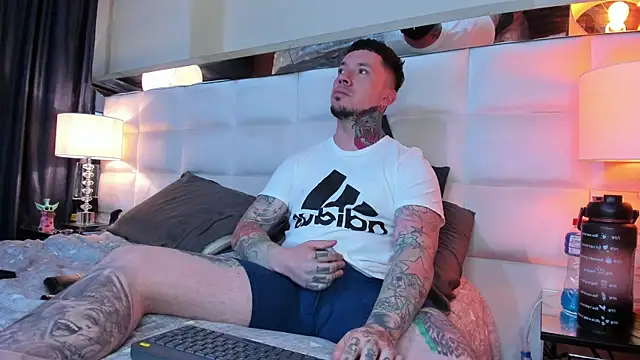 Snapshot of Adam_tatto chatting on 10/08/25, 04:54 Adam tatto online show from 10/08/25, 04:54