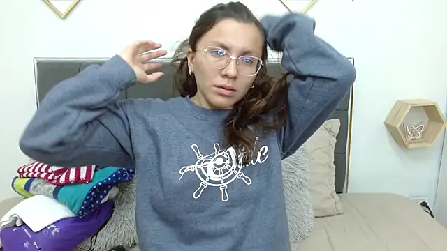 karlamorris  online show from 02/18/25, 01:33