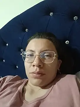 karlamorris  online show from 10/24/25, 03:14