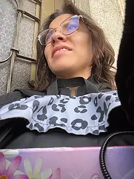 karlamorris  online show from 04/09/26, 01:05