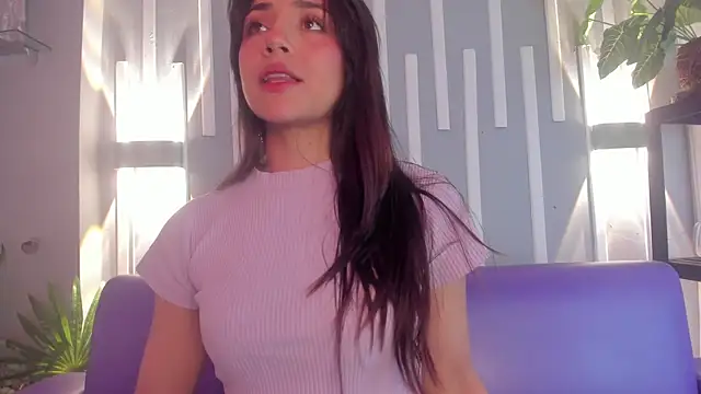 Snapshot of Sophy_SmileSweet chatting on 01/03/25, 02:51 Sophy SmileSweet online show from 01/03/25, 02:51